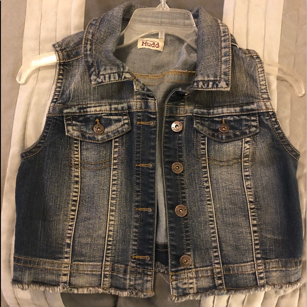 Sleeveless jean jacket 🎀